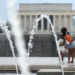 ¿Hace demasiado calor para que los niños jueguen afuera?