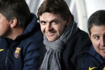 El t&eacute;cnico Tito Vilanova. muy sonriente en el banquillo del Barcelona.