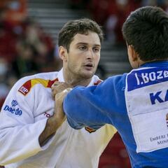 Niko suma una plata en su camino hacia Tokio