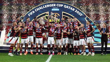 DOHA, QATAR - DECEMBER 13: Bruno Henrique of CR Flamengo lifts the trophy after winning the FIFA Challenger Cup 2025 match between CR Flamengo and Pyramids FC at Ahmad Bin Ali Stadium on December 13, 2025 in Doha, Qatar. (Photo by Mohamed Farag - FIFA/FIFA via Getty Images)