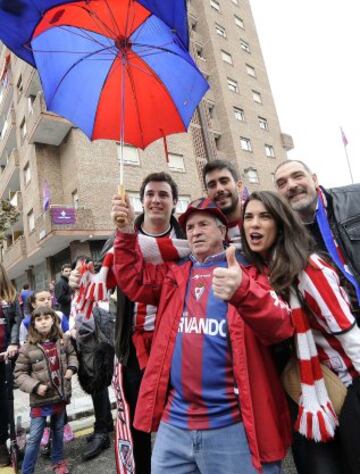 Ambiente de derbi por las calles de Eibar