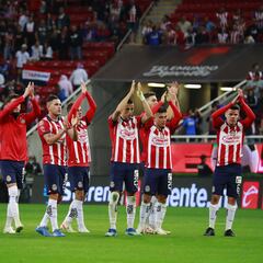 Whalley y Mier podrían salir de Chivas