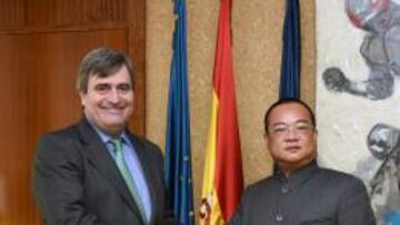Miguel Cardenal con Cheng Yansheng en el CSD.