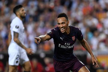 Con el triunfo 2-4 en Mestalla, Arsenal sentenció la serie 7-3 sobre Valencia para clasificar a la final de la Europa League, en la que enfrentará al Chelsea. Finales europeas con cuatro clubes ingleses.