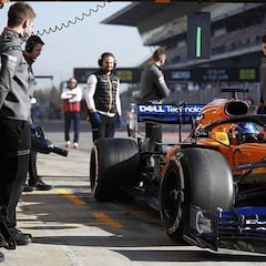 Incendio en el box de McLaren Renault: tres heridos leves
