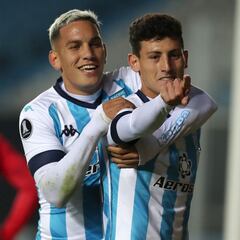 Racing termina como líder del grupo E al vencer a Rentistas