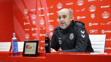 Alberto Monteagudo durante una conferencia de prensa.