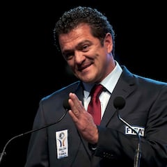 Carlos Hermosillo arremete contra Nicolás Larcamón: “Menos palabras y resultados”