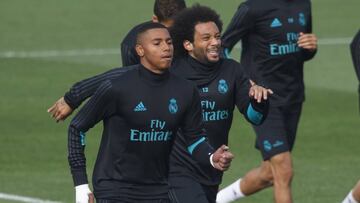 Moha Ramos en un entrenamiento del Madrid junto a Marcelo.