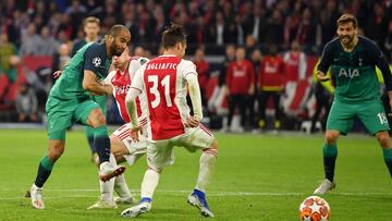 AMSTERDAM, NETHERLANDS - MAY 08: Lucas Moura of Tottenham Hotspur scores his hatrick and his sides third goal during the UEFA Champions League Semi Final second leg match between Ajax and Tottenham Hotspur at the Johan Cruyff Arena on May 08, 2019 in Amst