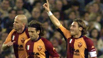 Francesco Totti celebrates his first goal at the Bernabéu in 2001