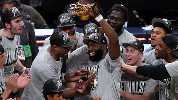 INDIANAPOLIS, INDIANA - MAY 27: Jaylen Brown #7 of the Boston Celtics accepts The Larry Bird Trophy after winning Game Four of the Eastern Conference Finals at Gainbridge Fieldhouse on May 27, 2024 in Indianapolis, Indiana. NOTE TO USER: User expressly acknowledges and agrees that, by downloading and or using this photograph, User is consenting to the terms and conditions of the Getty Images License Agreement. Dylan Buell/Getty Images/AFP (Photo by Dylan Buell / GETTY IMAGES NORTH AMERICA / Getty Images via AFP)