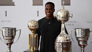 Fluminense's Colombian forward Jhon Arias poses for a picture after a press conference in Rio de Janeiro, Brazil, on July 19, 2025. Colombian Jhon Arias was transferred from Fluminense to Wolverhampton in England, the Rio de Janeiro club announced on July 18. Arias, 27, was one of the best players at the 2025 Club World Cup in the United States, where Fluminense reached the semifinals, becoming the South American team that went the furthest. They were eliminated by champions Chelsea. (Photo by Pablo PORCIUNCULA / AFP)