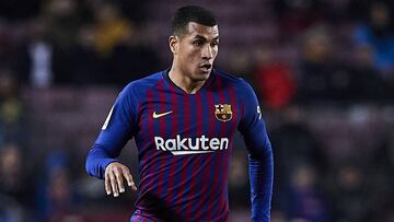 Jeison Murillo controla un balón durante el partido de Copa del Rey entre Barcelona y Levante en el Camp Nou.