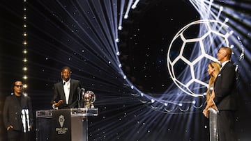 Ousmane Dembélé, ganador del Balón de Oro 2025, recordó su etapa junto a Messi y agradeció a los clubes en los que se ha desenvuelto como profesional.