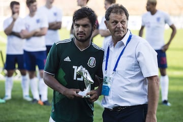 Luego de su destacada actuación con la selección azteca sub-21 en el torneo Esperanzas de Toulon donde anotó siete tantos regresó con su club, Tampico Madero, para sellar un buen torneo. En el Clausura 2019 llegó a Santos donde ya hizo su debut en el Máximo Circuito.