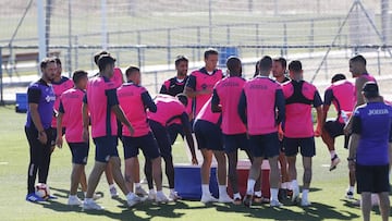 Los jugadores del Getafe durante un entrenamiento.