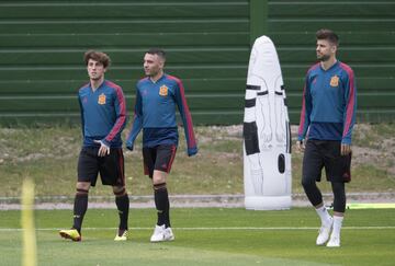 Odriozola, Iago Aspas y Piqué.