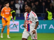 Lyon's Brazilian forward #09 Endrick reacts during a penalty shoot-out in the French Cup quarter-final football match between Olympique Lyonnais (OL) and RC Lens at the Groupama Stadium in Decines-Charpieu, central-eastern France, on March 5, 2026. (Photo by Olivier CHASSIGNOLE / AFP)