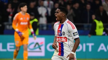 Lyon's Brazilian forward #09 Endrick reacts during a penalty shoot-out in the French Cup quarter-final football match between Olympique Lyonnais (OL) and RC Lens at the Groupama Stadium in Decines-Charpieu, central-eastern France, on March 5, 2026. (Photo by Olivier CHASSIGNOLE / AFP)
