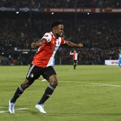 Sinisterra se ausenta en Feyenoord y se acerca al Leeds
