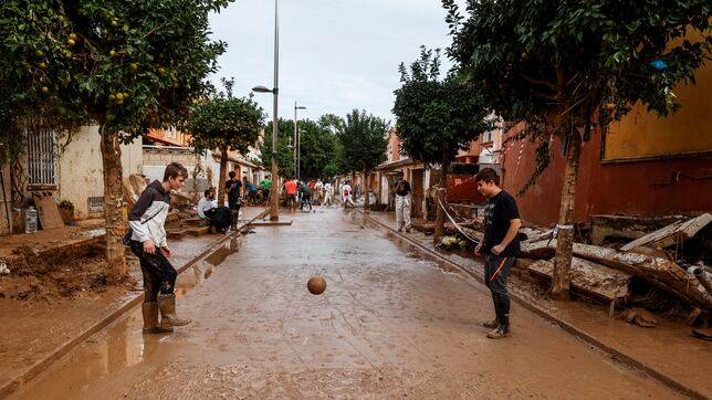 ¡No nos olvidéis, por favor!
