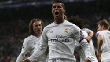 Cristiano Ronaldo ruge tras su tercer gol.