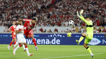 Soccer Football - Franz Beckenbauer Supercup 2025 - VFB Stuttgart v Bayern Munich - MHPArena, Stuttgart, Germany - August 16, 2025 Bayern Munich's Luis Diaz scores their second goal past VfB Stuttgart's Fabian Bredlow REUTERS/Heiko Becker DFL REGULATIONS PROHIBIT ANY USE OF PHOTOGRAPHS AS IMAGE SEQUENCES AND/OR QUASI-VIDEO. TPX IMAGES OF THE DAY