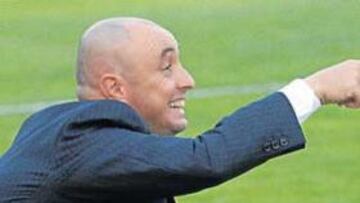 <b>CON POCO MARGEN. </b>Josu Uribe afronta unos partidos clave para afrontar el tramo final con opciones de lograr el objetivo.