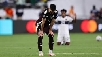 GLENDALE, ARIZONA - JUNE 30: Johan Vasquez of Mexico reacts after a 0-0 draw with Ecuador knocks them out of the tournament during the CONMEBOL Copa America 2024 Group D match between Mexico and Ecuador at State Farm Stadium on June 30, 2024 in Glendale, Arizona.   Omar Vega/Getty Images/AFP (Photo by Omar Vega / GETTY IMAGES NORTH AMERICA / Getty Images via AFP)