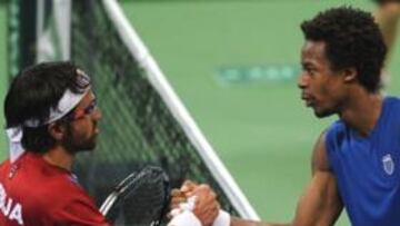 Monfils dio el rpiemr a Francia en la final de la davis al derrotar a Tipsarevic en el primer partido.