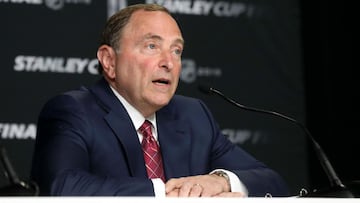Only four NHL players unvaccinated as of opening night