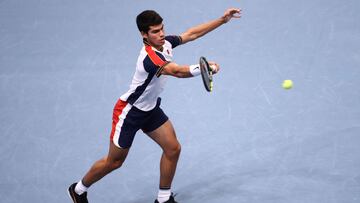 Tennis - ATP 500 - Erste Bank Open - Wiener Stadthalle, Vienna, Austria - October 30, 2021  Spain&#039;s Carlos Alcaraz Garfia in action during his semi final match against Germany&#039;s Alexander Zverev REUTERS/Lisi Niesner