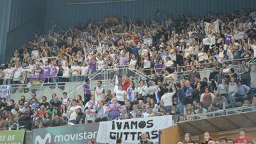 Seguidores del Real Madrid en el Buesa Arena.