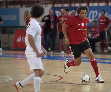 Partido benéfico entre Amigos de Benjamín y Ortiz contra Amigos de Ricardinho en el Polideportivo Municipal Jorge Carbajosa de Torrejón de Ardoz para el fomento del deporte en Guinea Ecuatorial.