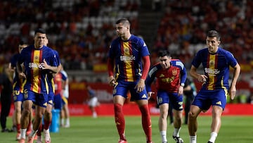 Soccer Football - UEFA Nations League - Group A4 - Spain v Denmark - Estadio Enrique Roca de Murcia, Murcia, Spain - October 12, 2024 Spain's Alvaro Morata with teammates during the warm up before the match REUTERS/Pablo Morano