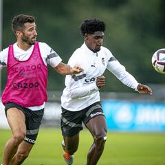 El Valencia toma rumbo a Stuttgart