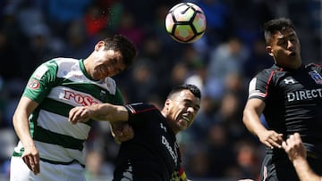 Futbol, Deportes Temuco vs Colo Colo  undecima fecha, campeonato de Transicion 2017  El jugador de Colo Colo Esteban Paredes, centro, disputa el balon con Luis Casanova de Deportes Temuco durante el partido de primera division en el estadio German Becker 