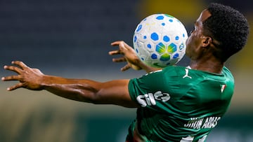 Jhon Arias of Palmeiras controls the ball during a Brasileirao 2026 match between Palmeiras and Gremio at Arena Barueri on April 2, 2026 in Sao Paulo, Brazil. (Photo by Alex Silva/Sports Press Photo/Getty Images)