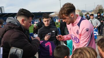 Pablo Ramón irrumpe entre el ‘¡Manolo, Manolo!' y el cariño a Puado