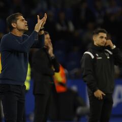 Hidalgo fotocopia los números de los ascensos de Vázquez y Oltra