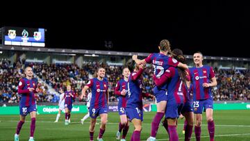 Las jugadoras del Barcelona celebran un gol