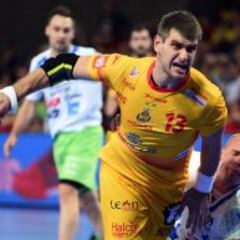 España empata in extremis y consigue la clasificación