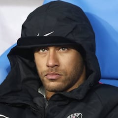 Neymar dio la cara y habló de su futuro ante los medios