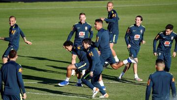 Brasil se entrena en porto alegre.