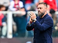 Genoa (Italy), 26/04/2026.- Genoa head coach Daniele De Rossi reacts after the Italian Serie A match between Genoa CFC and Como 1907 at Luigi Ferraris Stadium in Genoa, Italy, 26 April 2026. (Italia, Génova) EFE/EPA/Stringer