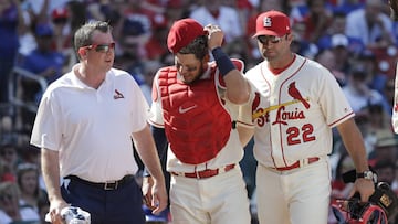 Aficionado vende pelota que pegó en la ingle de Yadi Molina