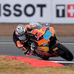 Rueda lidera hasta con caída