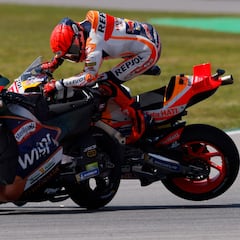 Pifia de Márquez que paga Oliveira en la victoria de Bagnaia