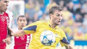 <b>GRANDE. </b>La altura de Skoubo le permite proteger bien el balón.